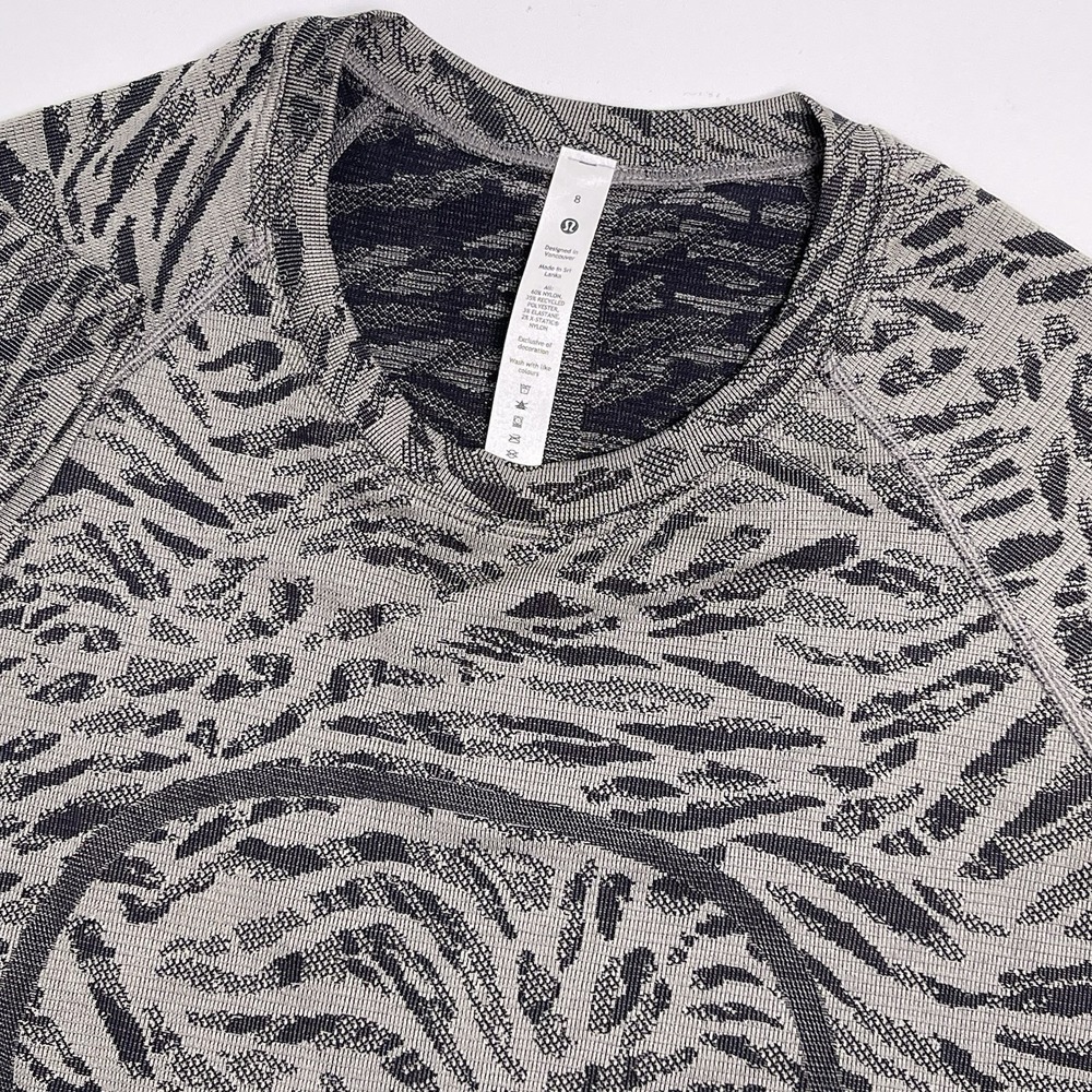 Lululemon Women's 8 Gray Grey Black Swiftly Tech 2.0 Short Sleeve Primal Clash